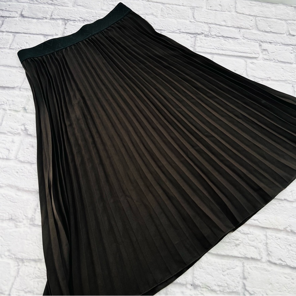 LuLaRoe Jill Black Pleated Midi Skirt Size Large Casual Elegant Elastic Waist